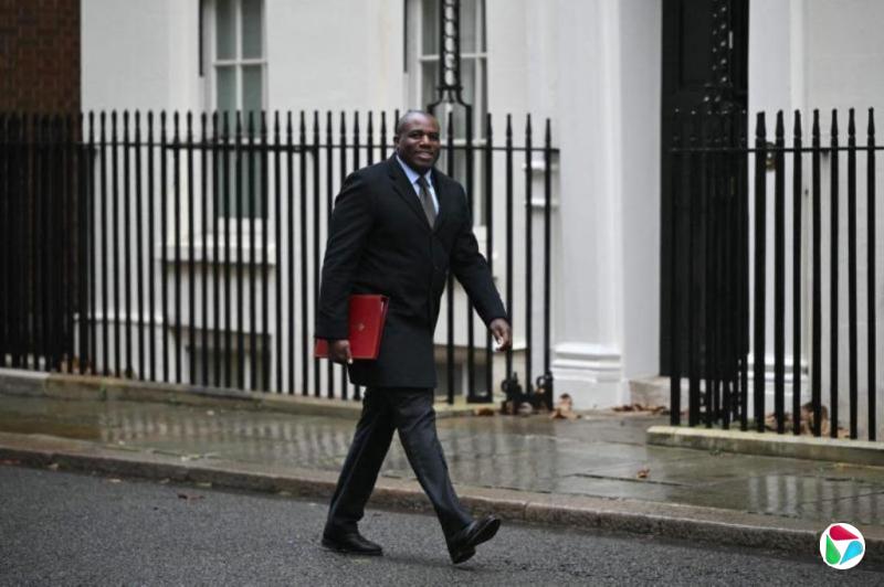 英国大幅改组内阁 原外长拉米出任副首相