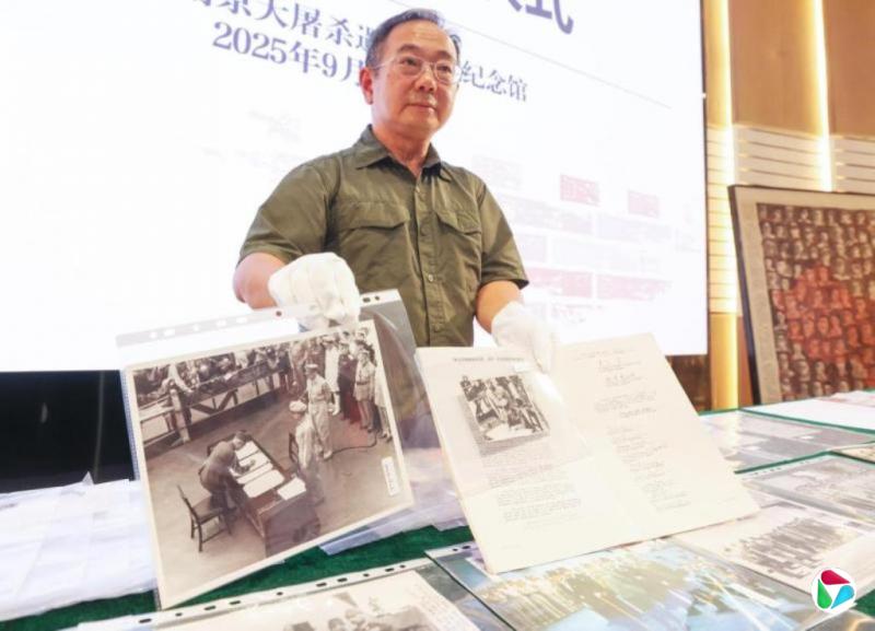 李佳佳:历史的目击与救赎