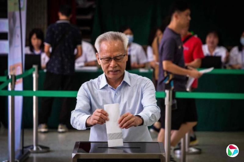 ѧߣѡͶƱʳ ȱϯӰС