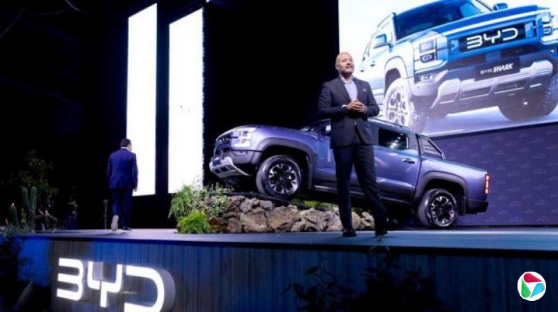 2024年5月14日(星期二),在墨西哥城圣菲会展中心举办的比亚迪Shark插电式混合动力电动皮卡发布会上,BYD墨西哥总经理Jorge Vallejo出席。中国品牌在海外亮相新车型实属罕见,此举显示出随着中国本土市场增速放缓,墨西哥对比亚迪及其他中国车企的重要性正日益提升。