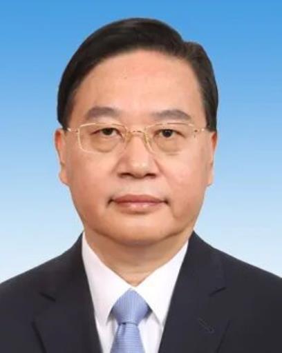 党中央决定:黄永章履新职