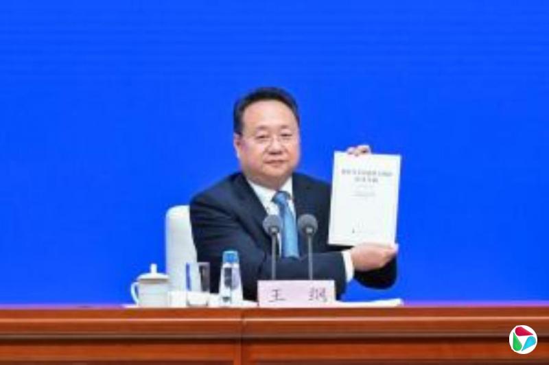 习近平:全力维护新疆大局稳定 筑牢反恐维稳人民防线