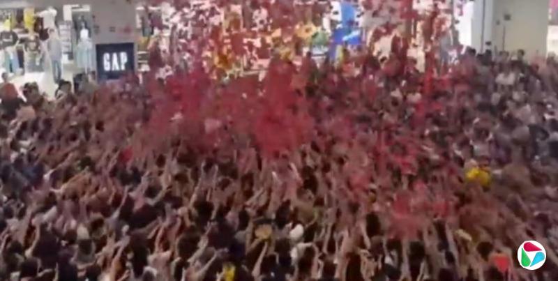 撒红包雨致人群拥挤受伤 三亚大悦城道歉