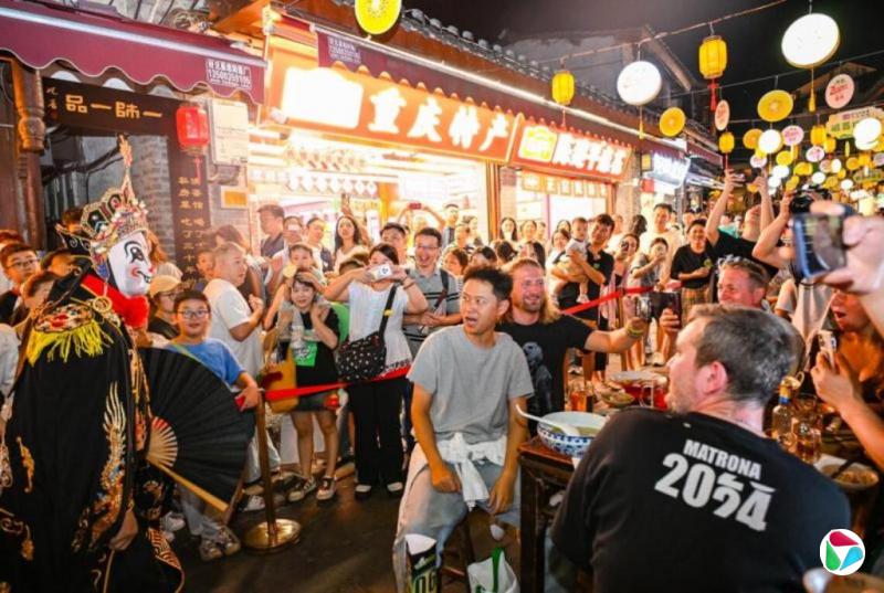 微信报告:重庆“十一”黄金周消费超越北上广深