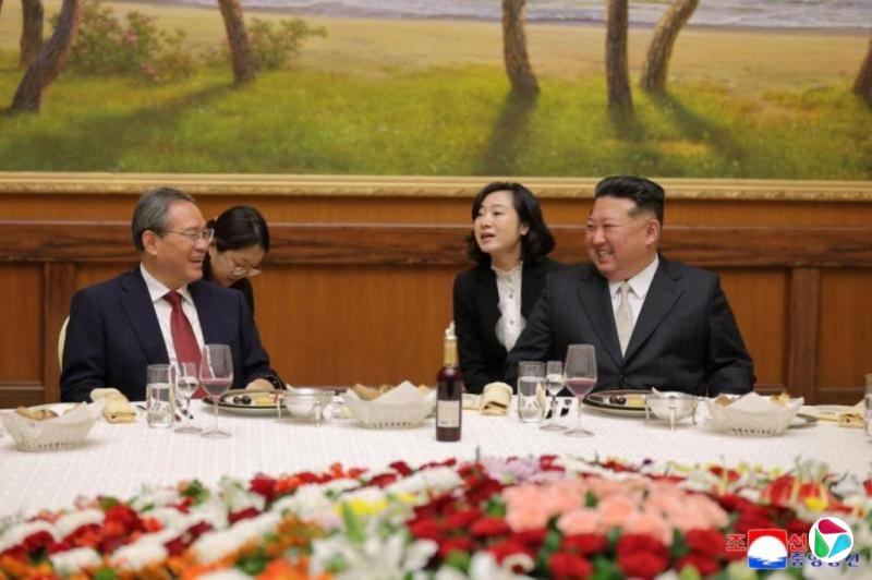 习近平致电金正恩:祝贺朝鲜劳动党成立80周年