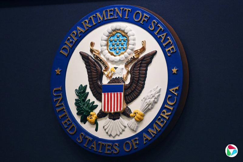 美国国务院解雇了一名外交官,称其违反规定,未如实申报与一名中共官员之女的交往。