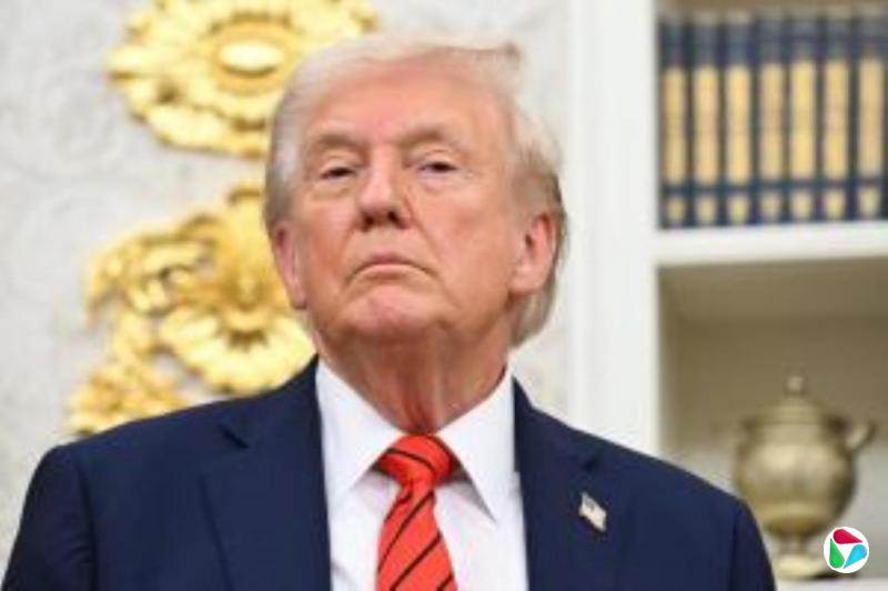 中国A股三大指数大幅低开