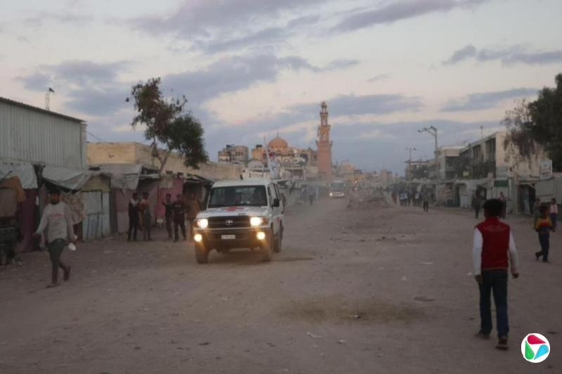 以媒体:红十字会车辆抵达首个释放人质地点