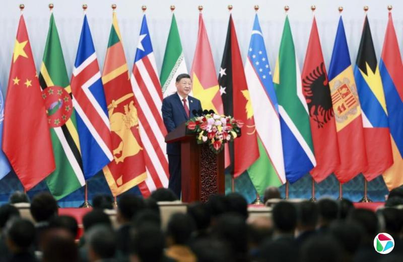 习近平:拓宽妇女参政议政渠道 广泛参与国家社会治理