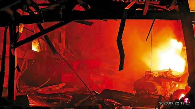 屏东工厂严重火灾致四消防员殉职 103人伤亡
