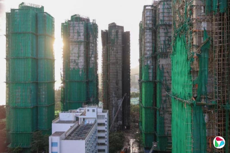香港火灾后 有承建商要求工人上棚前搜身禁带香烟打火机