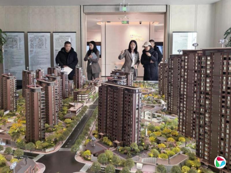 中国住建部长:着力稳定房地产市场 防范交付风险