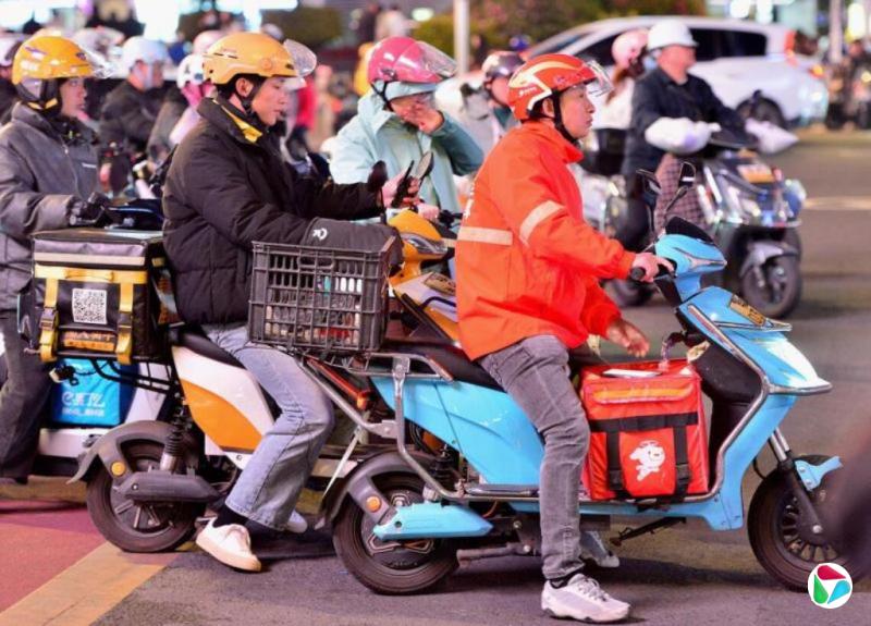 外卖行业价格战持续 中国最高反垄断机构介入调查
