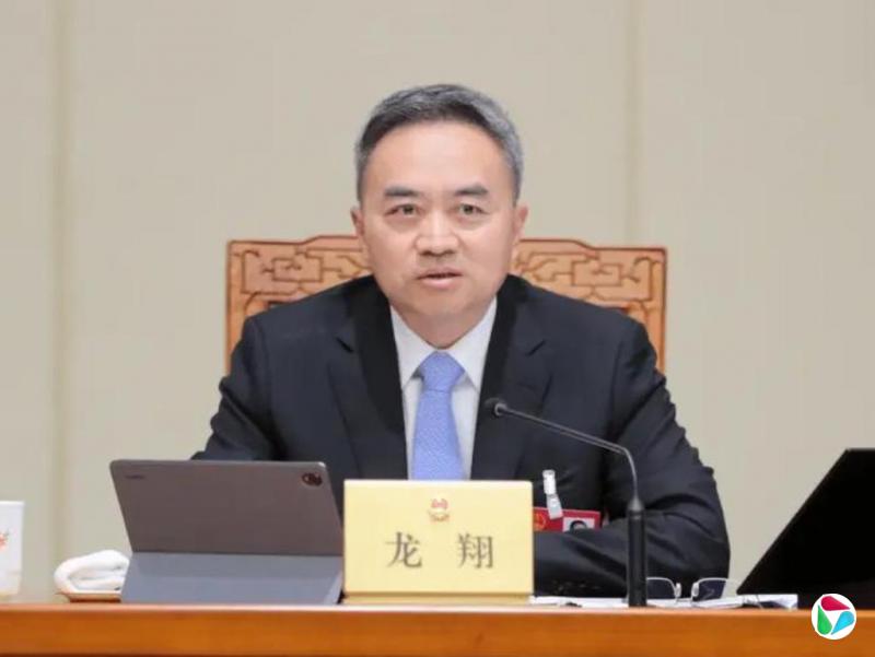 涉伙同他人骗取公共财物 南京人大原主任龙翔被公诉