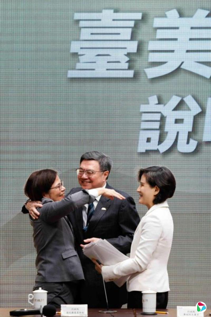 卓荣泰否认投资美国5000亿美元 吁朝野真诚合作