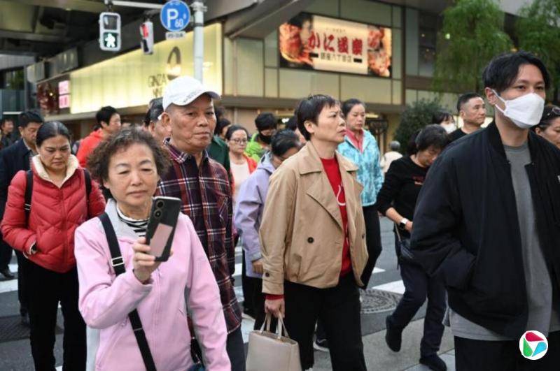 中国游客去年10至12月在日消费减少近18%