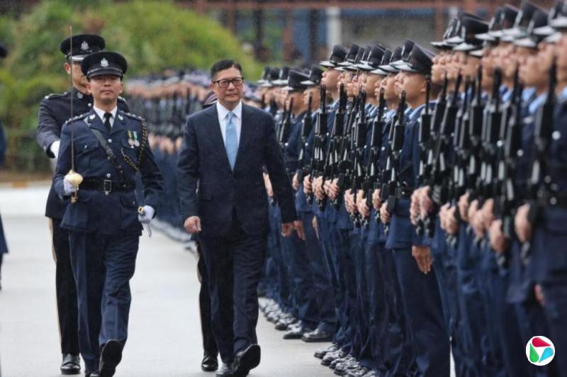 港保安局长以习近平早年经历 吁警员“自找苦吃”