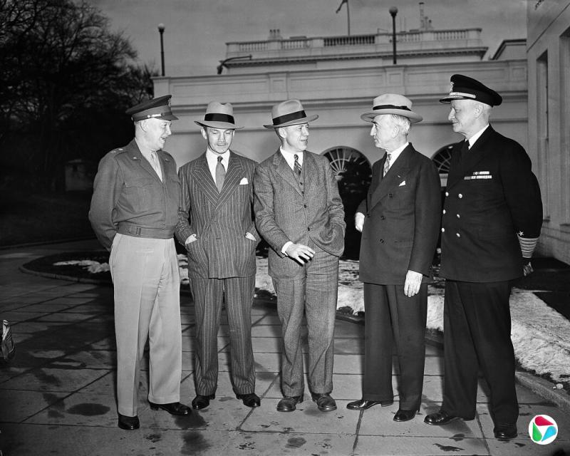 1946�꣬��³����ͳ�ľ��º��⽻���������ڰ׹���Ӱ������������ղķ˹���������Ҷ�����