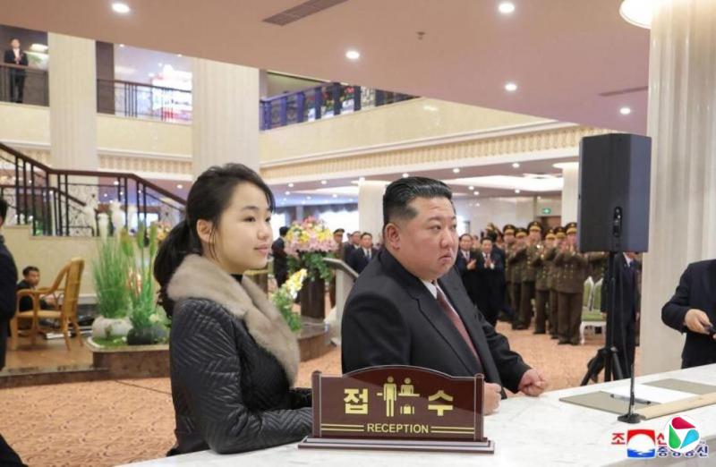 韩情报院:金正恩巩固女儿的继承人地位