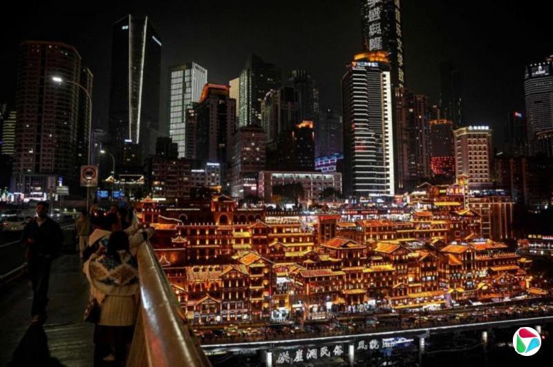 中国特稿:短视频放大城市奇景 重庆“网红基因”走红海外