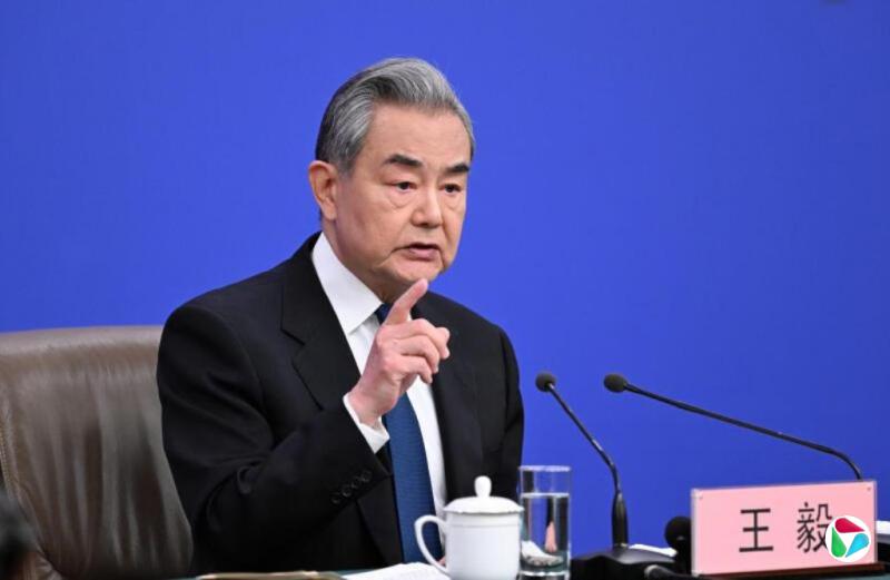 王毅评伊朗局势 称“拳头硬不等于道理硬”