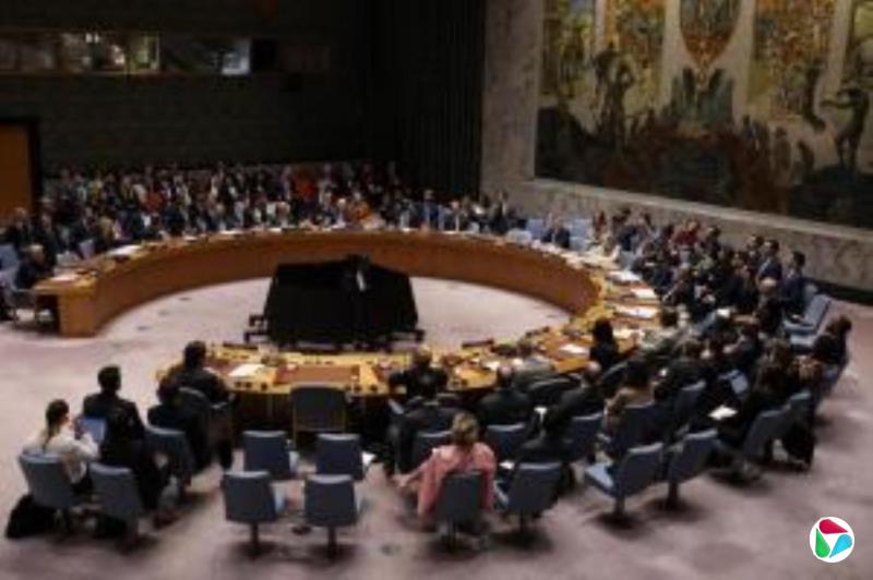 伊朗空军指挥官遇袭身亡 伊朗称在波斯湾北部击沉船只