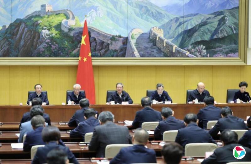 李强:中国今年将加快发展新一代智能制造