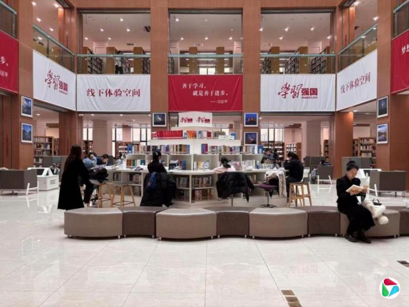 从边疆到就业热土 新疆年轻人机会与焦虑并存