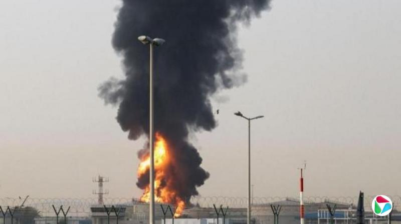 2026年3月16日,阿拉伯联合酋长国的迪拜国际机场(DXB)附近地区可见浓烟升起