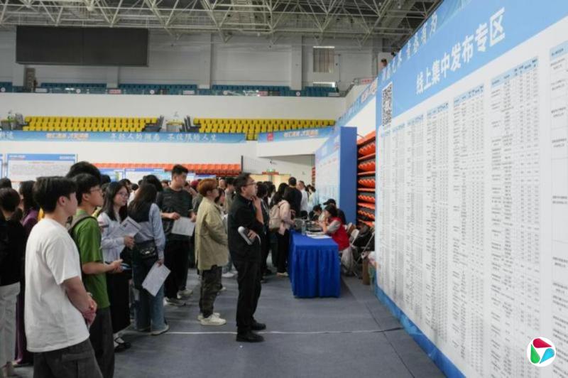 结束六个月下降趋势 3月中国青年失业率回升至16.9%