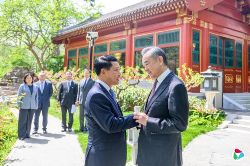 王毅吁中国和老挝共同打造经济走廊升级版