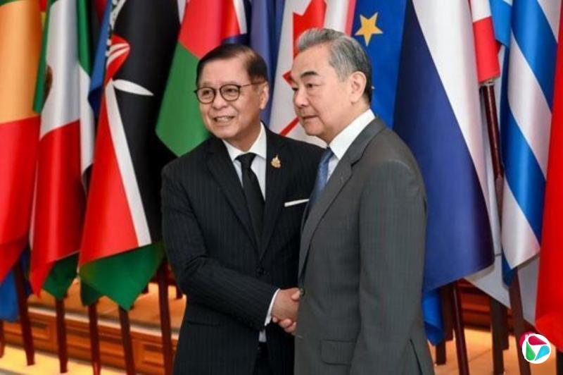 王毅:中国历来主张通过对话而非武力解决国与国分歧
