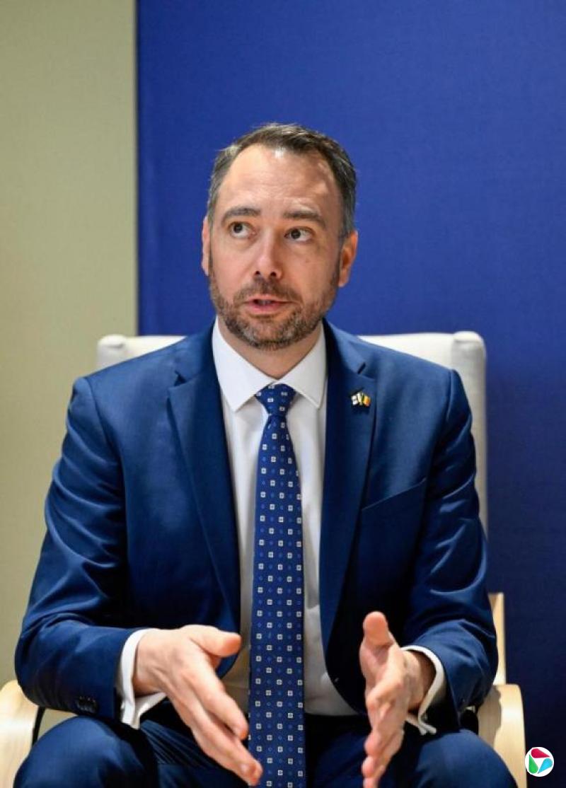 比利时副首相兼外长普雷沃就任后首次访华