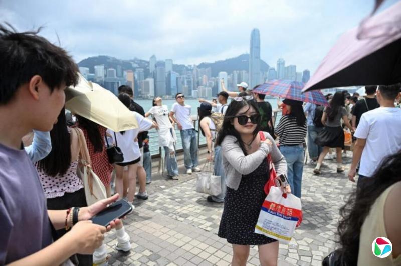港财政司长:承接并用好两股资金流