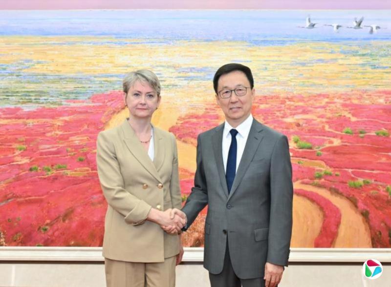 韩正吁巩固中英关系良好势头 加强战略沟通