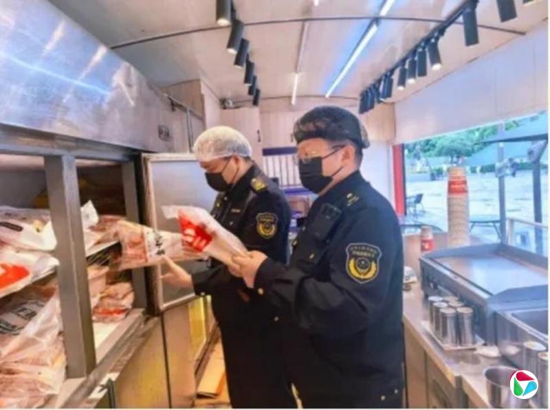 重庆多家店铺用鸭肉猪肉假冒牛肉售卖被罚
