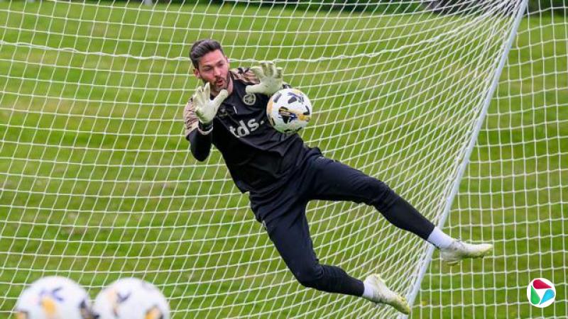 ���׸� �ߵ���5��7���ڰ������������ո��������ģ�Heart of Midlothian��ѵ��ʱ�����˾ȣ���������������ɫѵ�������ڿ�Ծ��˫����չ��ͼ��������