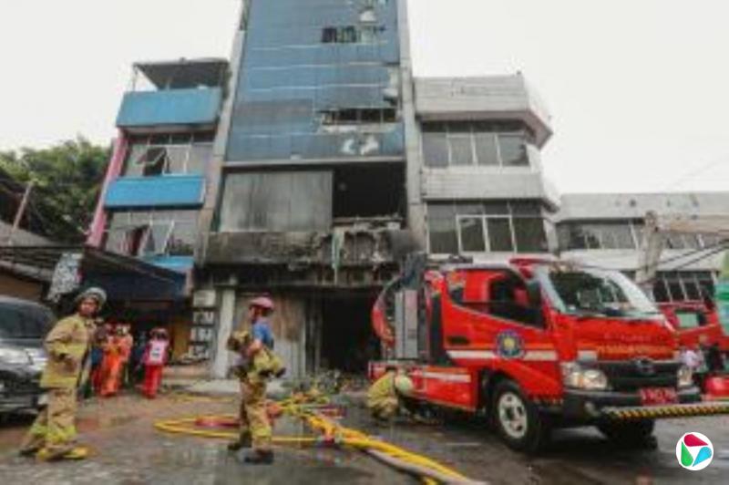印度东部炼化厂发生火灾 约20人受伤