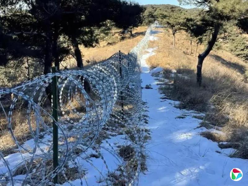 官媒评泰山景区回应铁丝网争议:事实没摆全道理没讲清