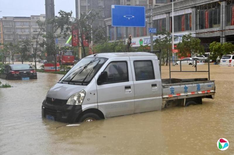 特大暴雨袭广西引发内涝 东斑江发生50年一遇洪水