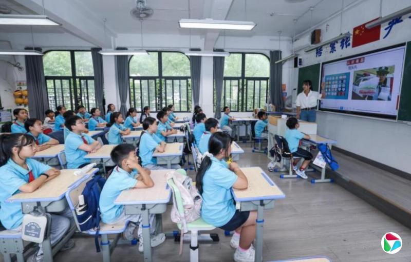 网传“教师需做好失业准备” 中国官方:不属实