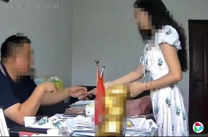 被曝光在办公室收礼 湖南常德一国企董事长被免职