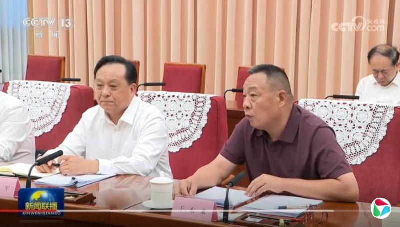 李强听取于东来等人发言 吁企业家为稳就业多作贡献