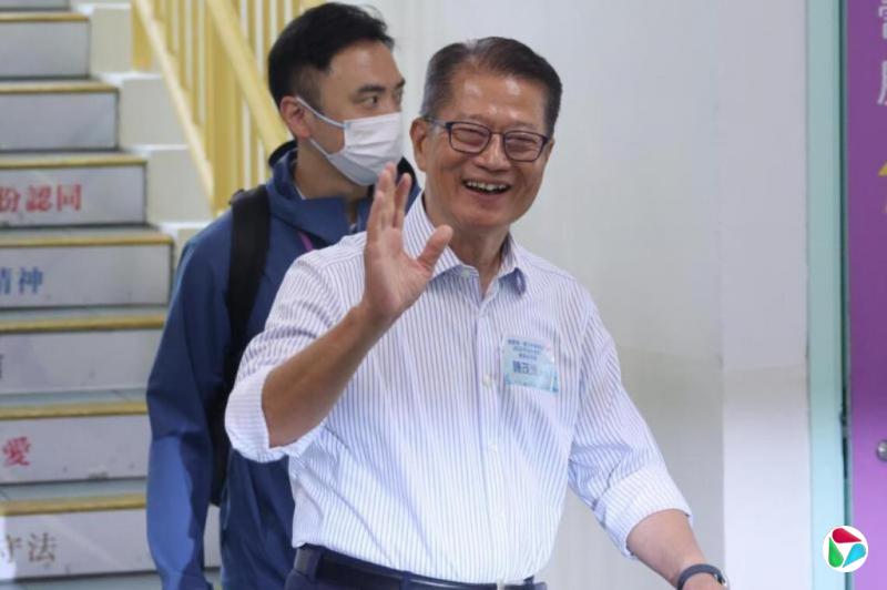 陈茂波:香港上半年经济增长较预期强劲 将上调全年增长预测