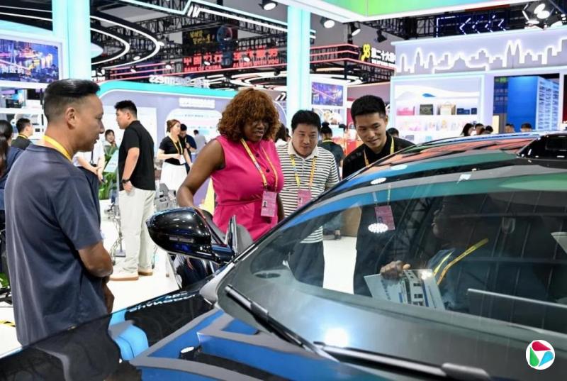 官方:中国2030年成世界汽车强国 高速实现高度自动驾驶