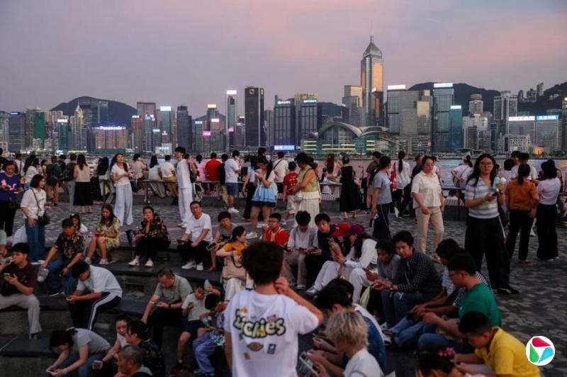 香港旅游业复苏 8月访港旅客创疫情后单月新高