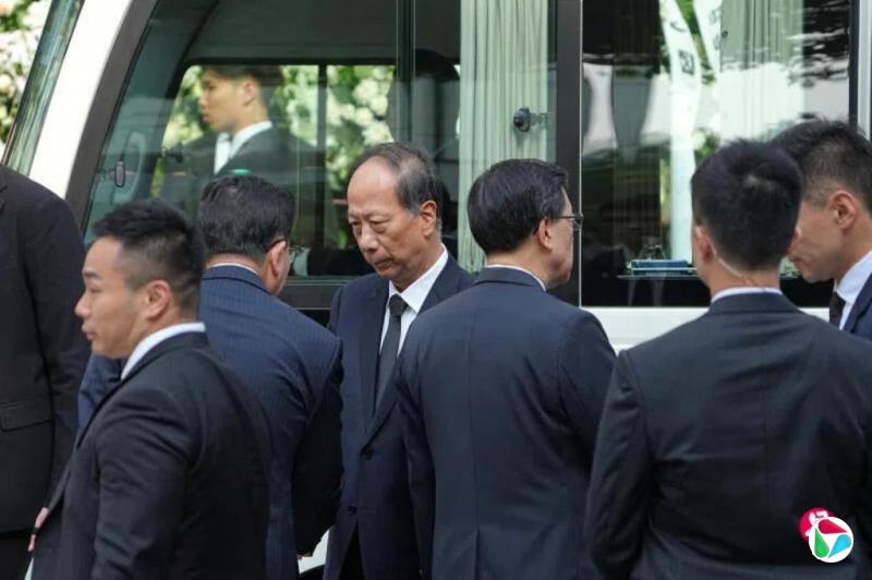 董建华国葬举行公祭大殓 石泰峰夏宝龙到场