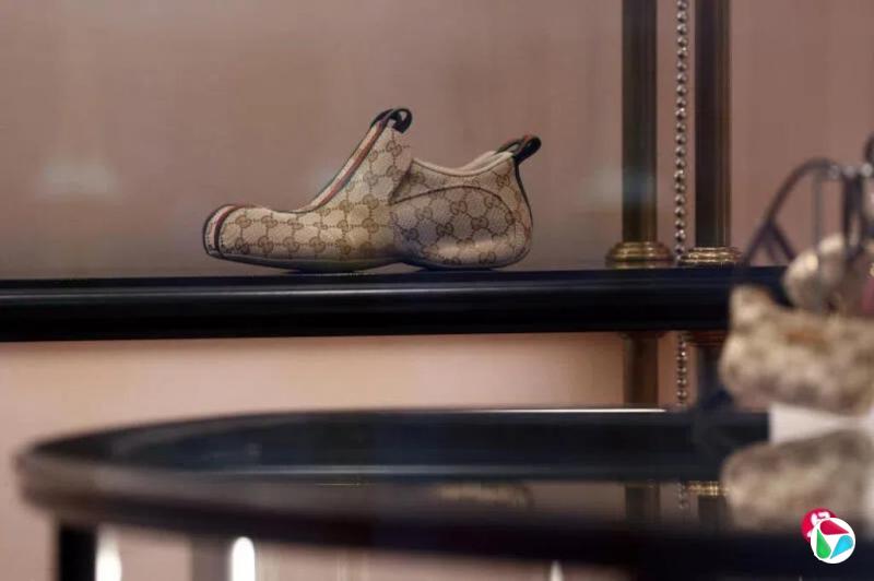 Gucci�Ƴ����й����족�˶�Ь �����������ͳ