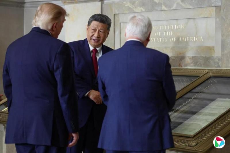 习近平特朗普共同参观美国国家档案馆
