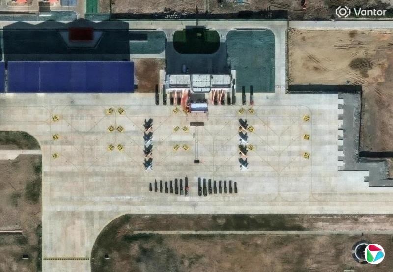 卫星图像显示中老新训练中心出现攻击机与军用车辆